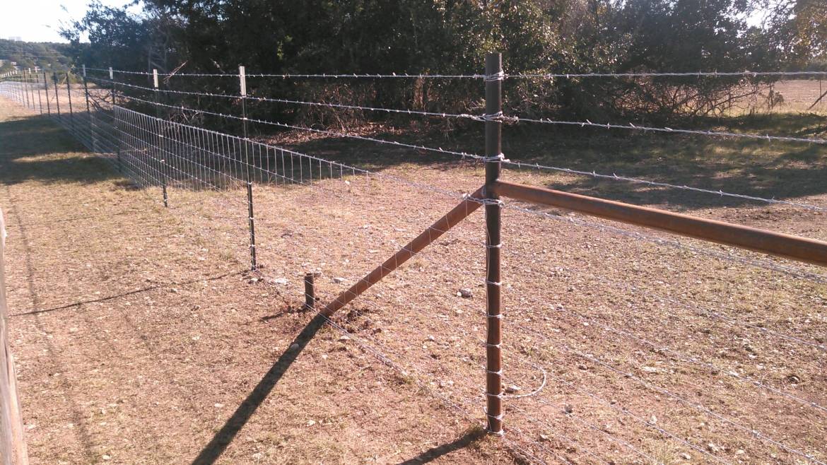 Ranch_and_cattle_fencing.jpg